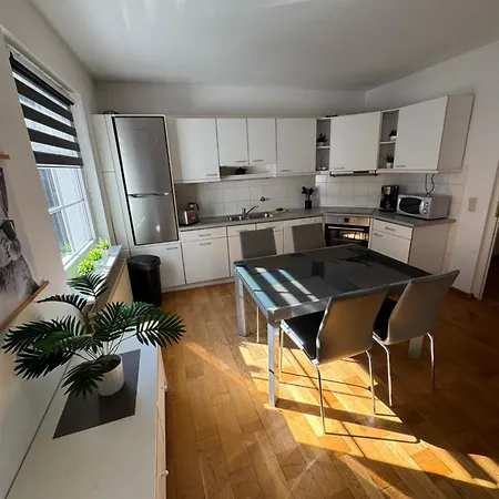 Grosse Helle Maisonette Im Zentrum 卡塞尔