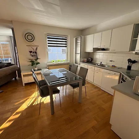 Grosse Helle Maisonette Im Zentrum * 卡塞尔